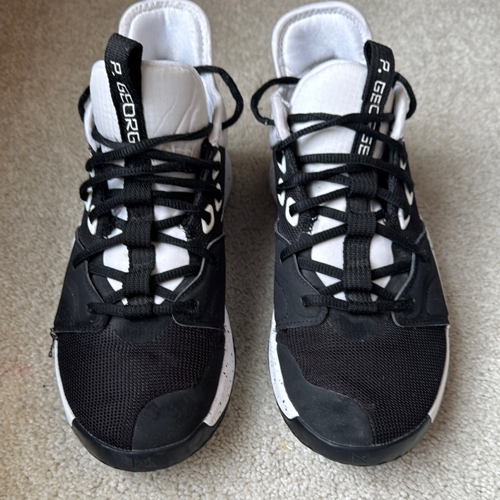 Nike Black and White Athletic Sneakers with Cushioned Midsole